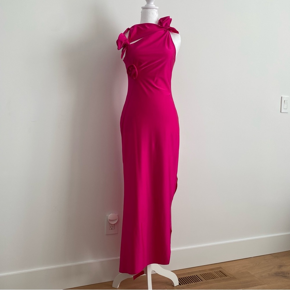 🌺 Coperni asymmetric flower gown in raspberry 🌺